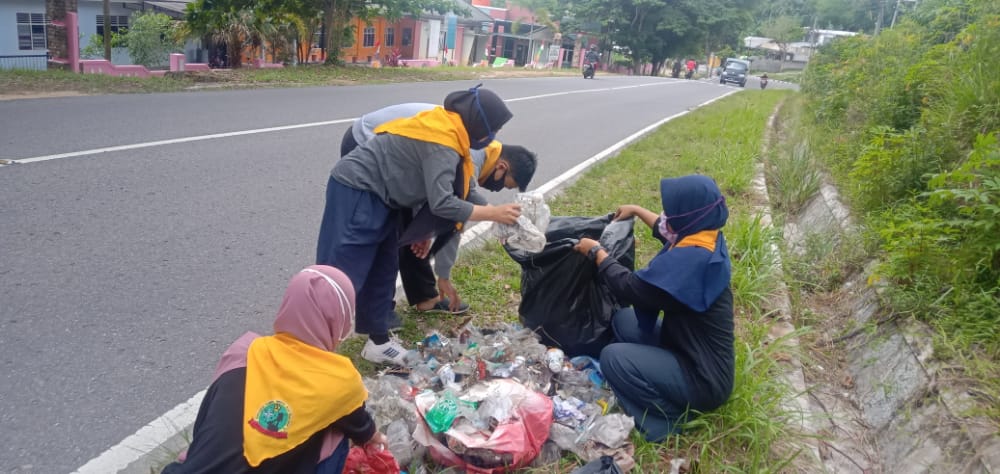 World Clean Up Day, Mahasiswa Stisipol Kumpulkan Empat Karung Sampah