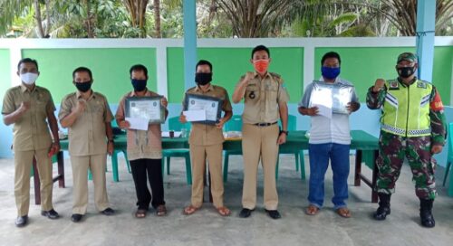 Kades Bukit Layang : Walau Pun Jalan Rusak, Tapi Warga Kami Taat Pajak