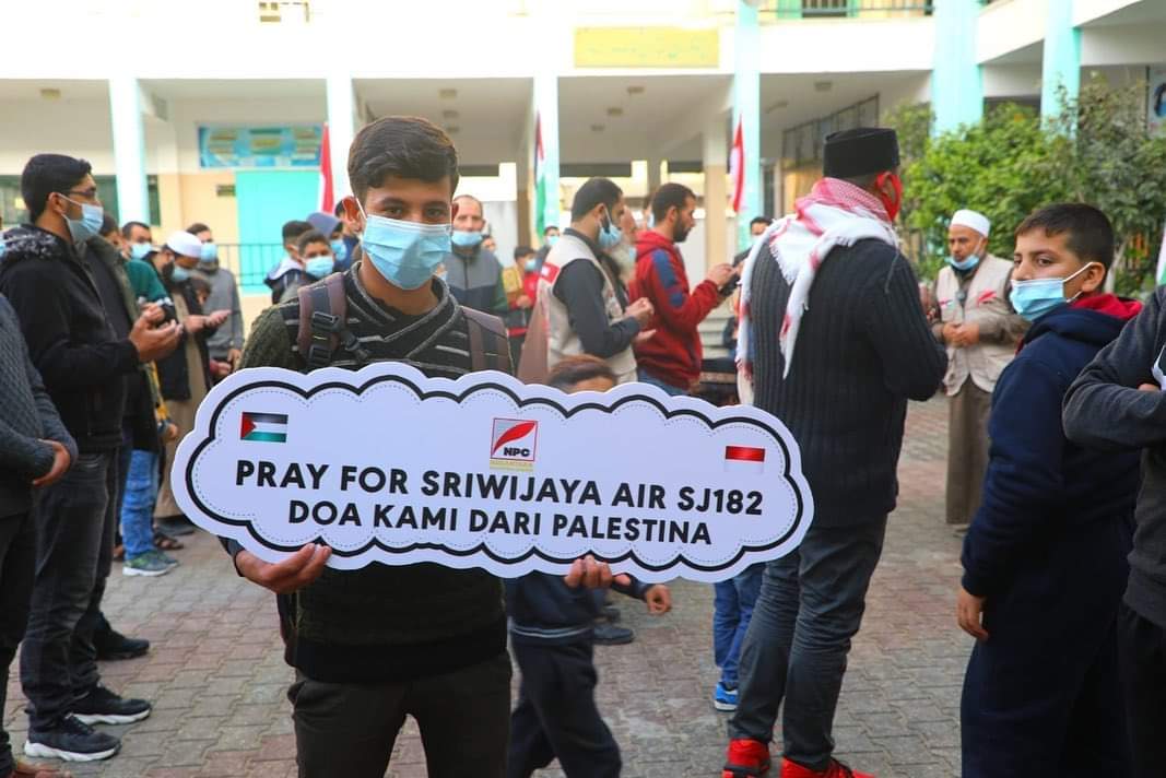 Warga Palestina Gelar Salat Gaib Untuk Korban Sriwijaya Air SJ-182