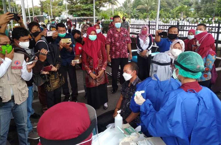 Liputan Vaksin Covid-19 Pertama di Bangka, Wartawan Dibatasi