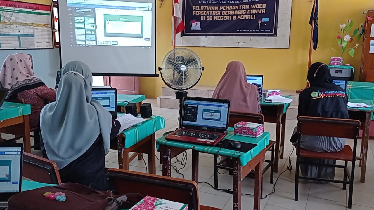 Mahasiswa UNMUH Bantu Guru SD Buat Video Pakai Canva