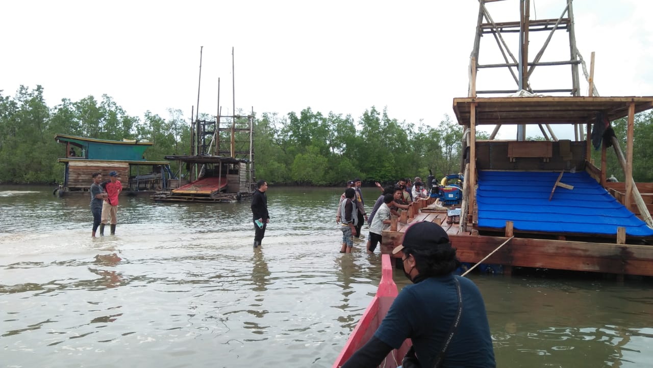 Pulau Kianak Dihajar TI Rajuk Malam Hari, Ada Oknum Pakai Atribut PP minta izin !!