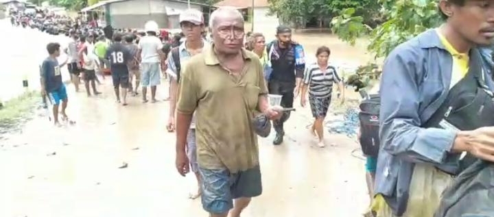 Lima Hari Diterjang Banjir, Warga Malaka Tengah Bertahan di Pusat Kota