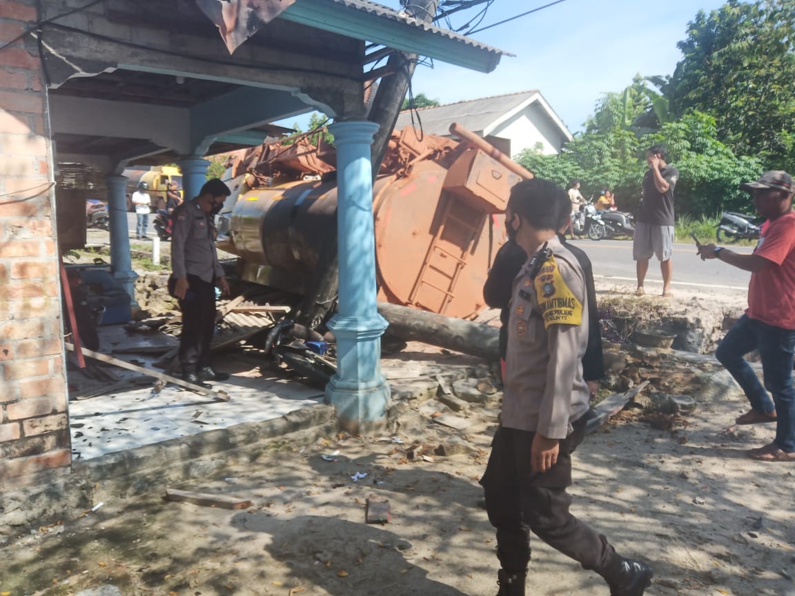 Pengendara Motor Tewas Terlindas Truk Tangki PT GPL