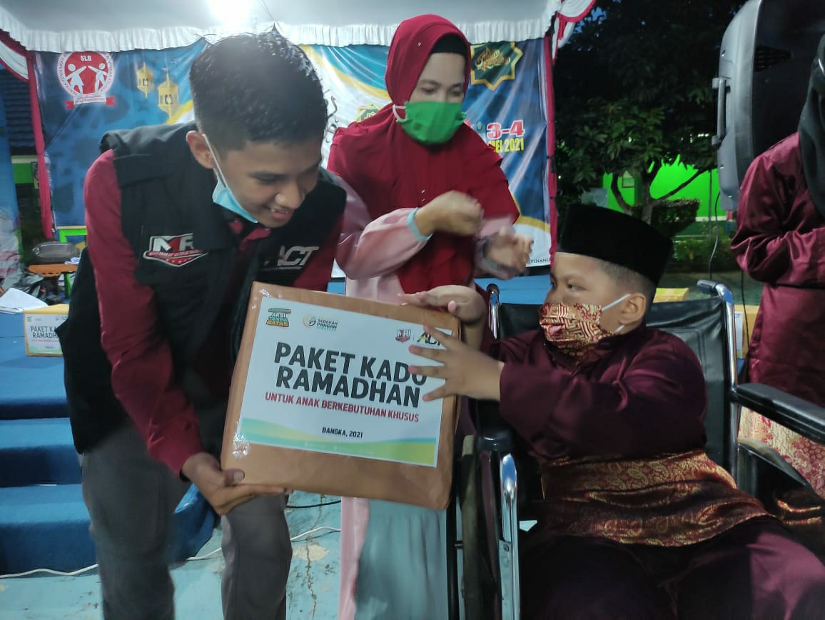 ACT-MRI Bangka Berikan Kado Ramadan Untuk Anak Kebutuhan Khusus
