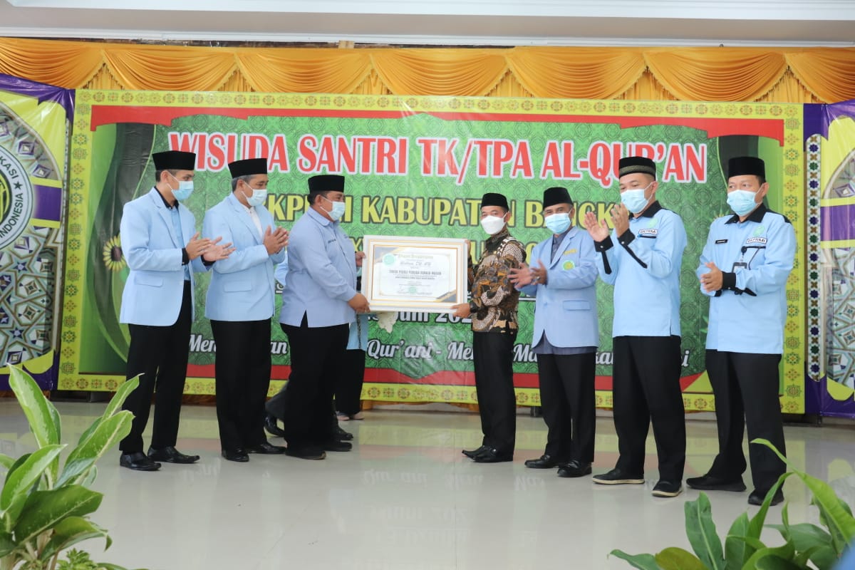 Wisudakan 1.925 Santri, Pemkab dan BKPRMI Bangka Raih Pengghargaan