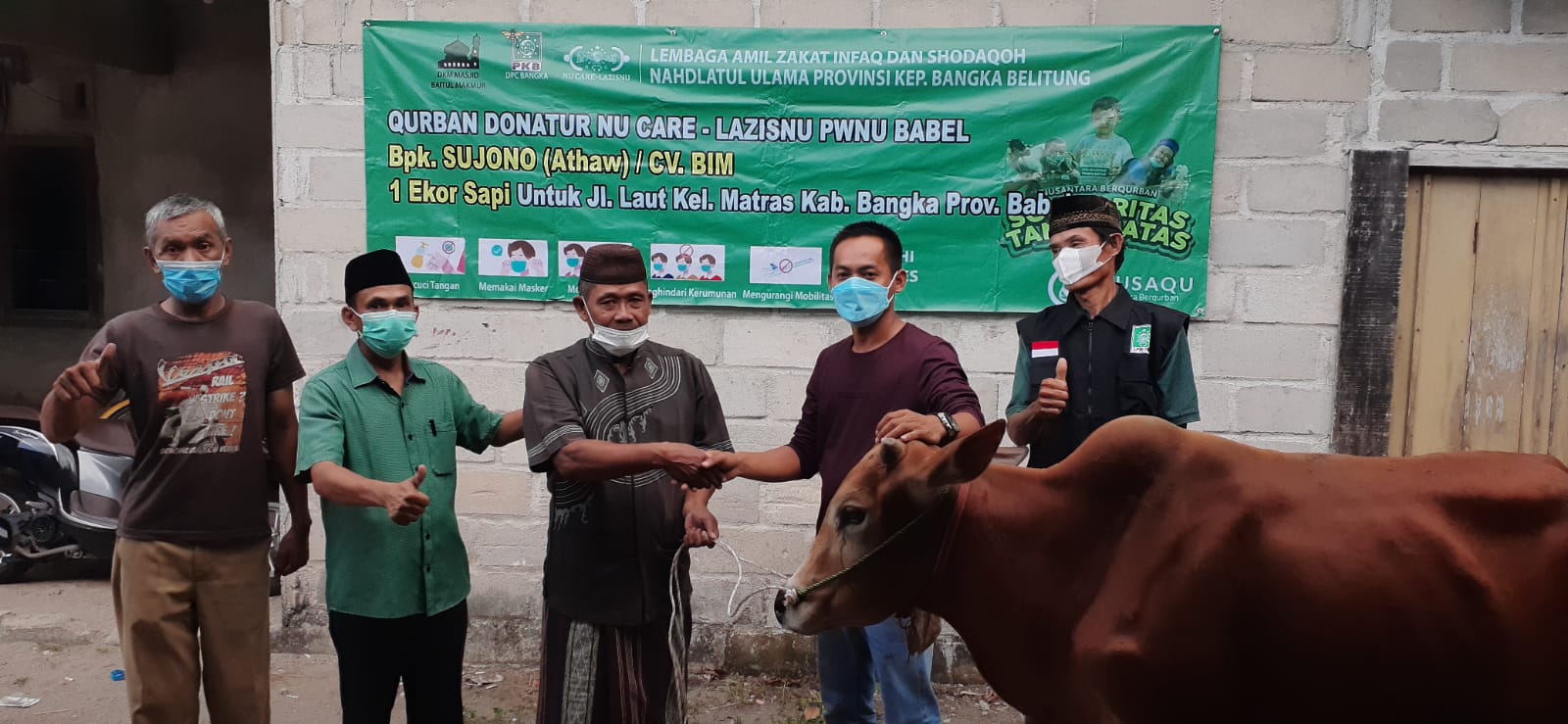 CV BIM Serahkan Bantuan Sapi dan Sembako Kepada Warga Jalan Laut