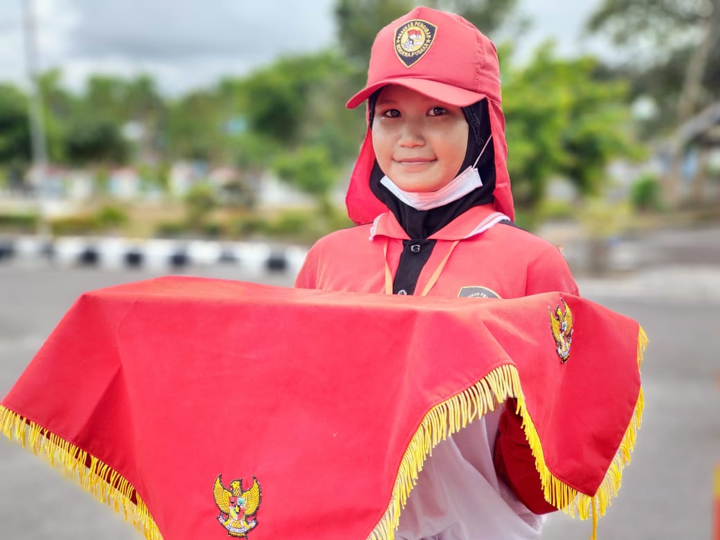 Siswi SMA N 1 Sungailiat Terpilih Jadi Pembawa Bendera Pusaka, Dwi: Ingin Seperti Ayah