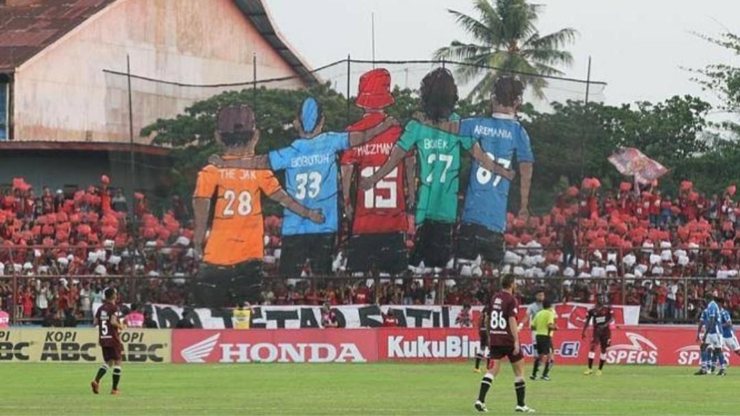 Menko Inginkan Suporter Bisa Hadir di Stadion