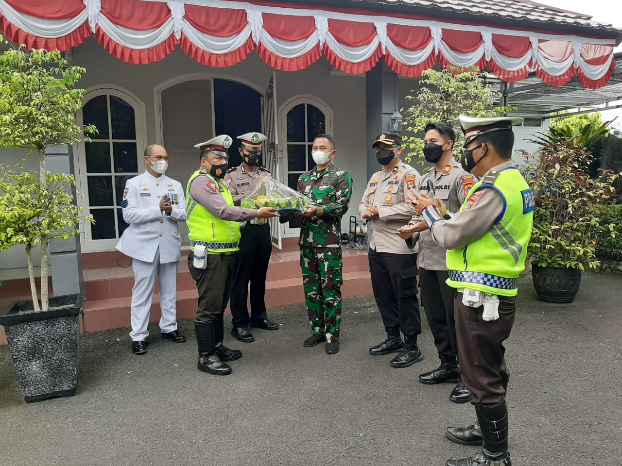 HUT TNI 76, Polres Bangka Ucapkan Selamat Kepada TNI AL