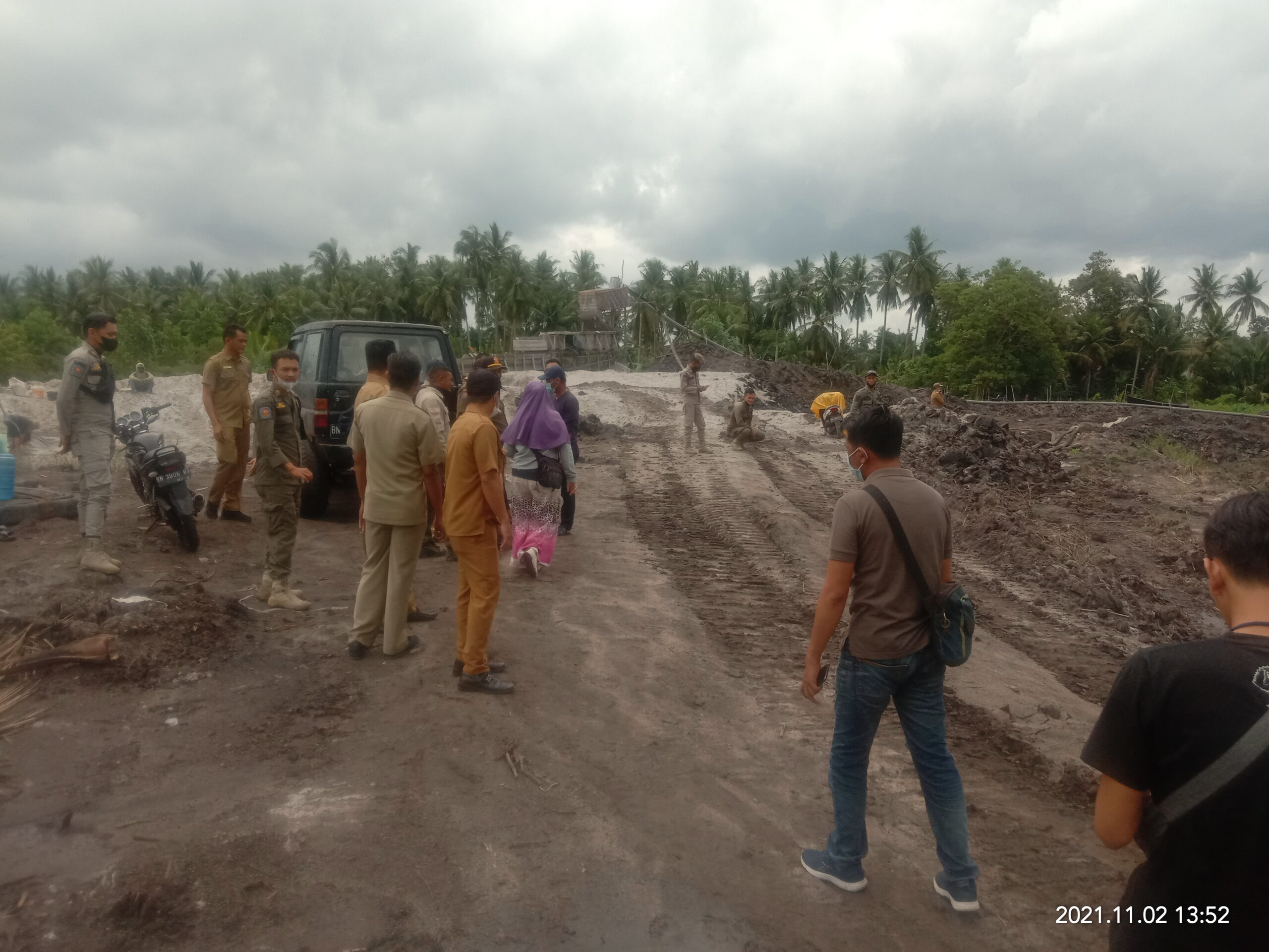 Usai Kunjungi Tambang Kolong Bijur, Ditanya Tindak Lanjut ? Camat Sungailiat Belum Menjawab