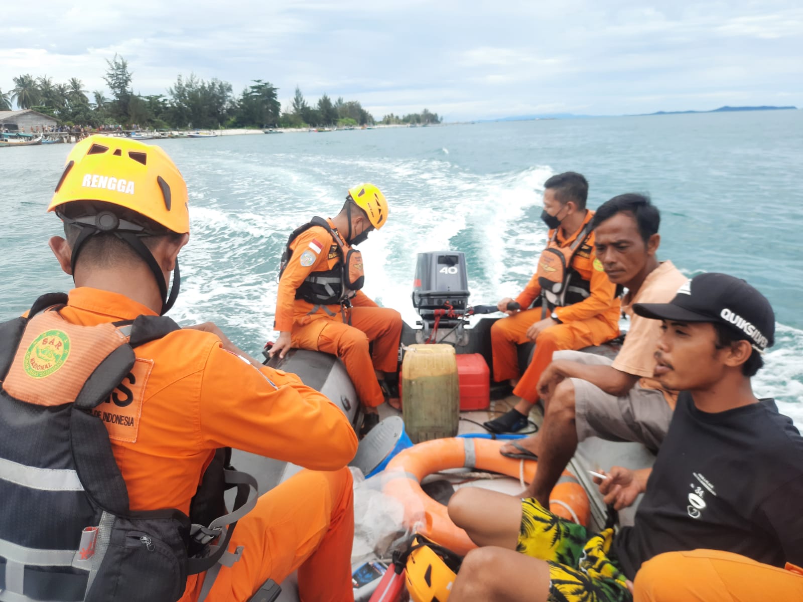 Melaut Bersama Istri, Warga Tanjung Labu Hilang di Selat Tanjung Merun