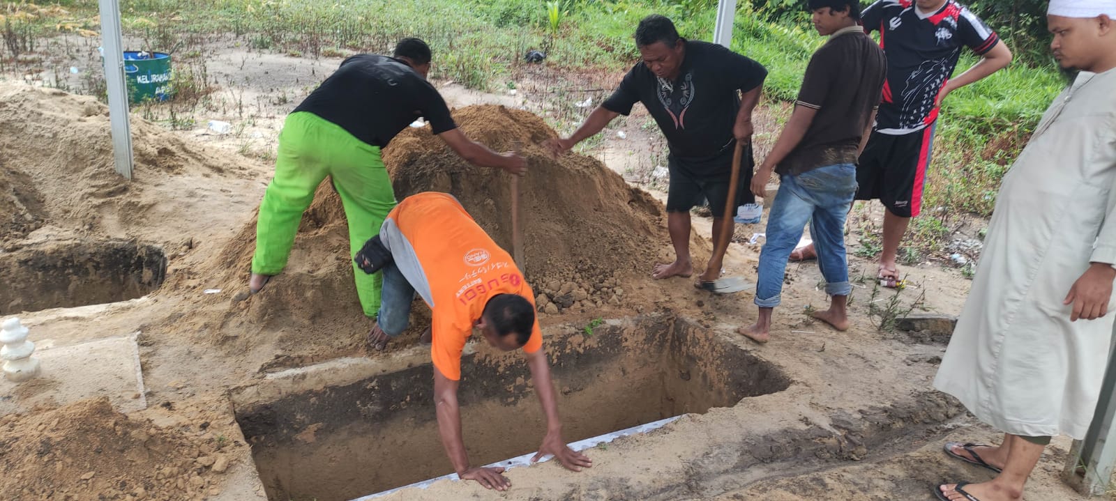 Dua Jenazah dari Tanjung Berikat Menambah Deretan Kuburan Tanpa Nama TPU Al Qodar Bypas