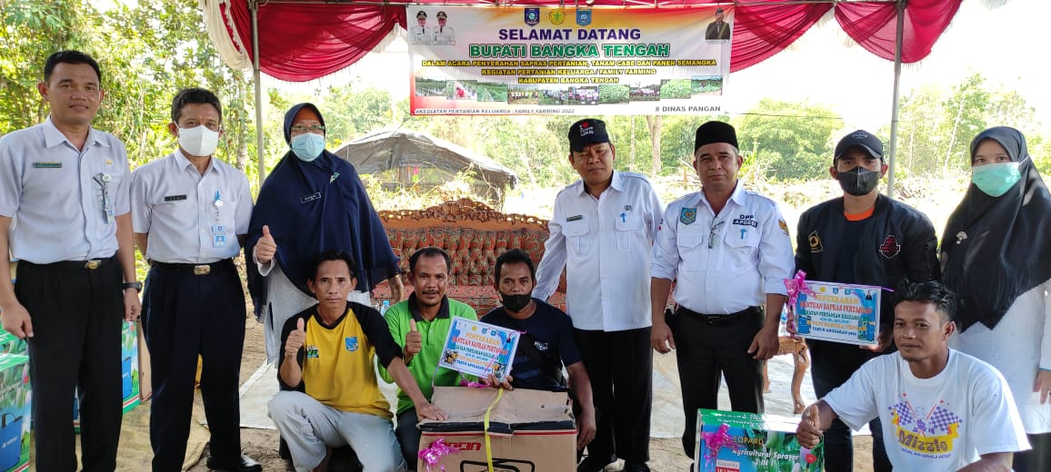 Dua Kelompok Tani Dapat 3 Mesin Pompa hingga 15 Tangki Semprot