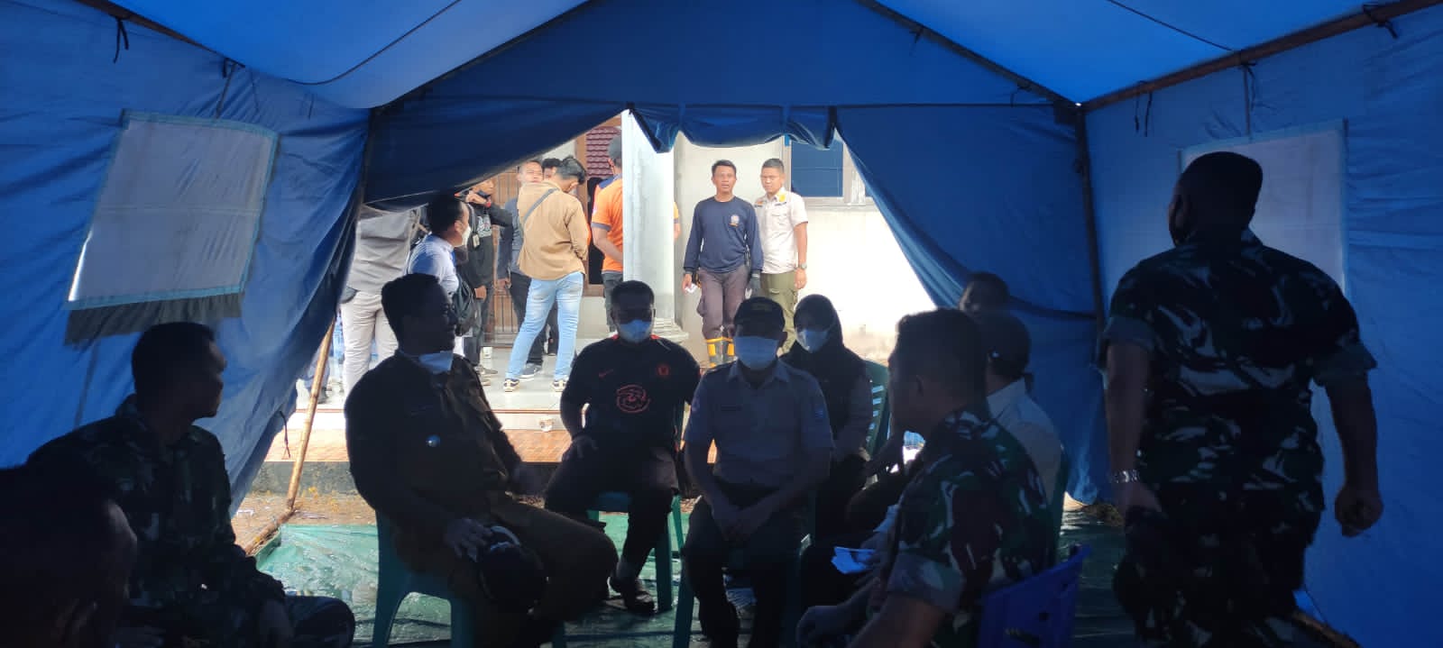 Algafry Pimpin Langsung Rakor dengan Tim Gabungan di Posko Relawan Desa Kebintik