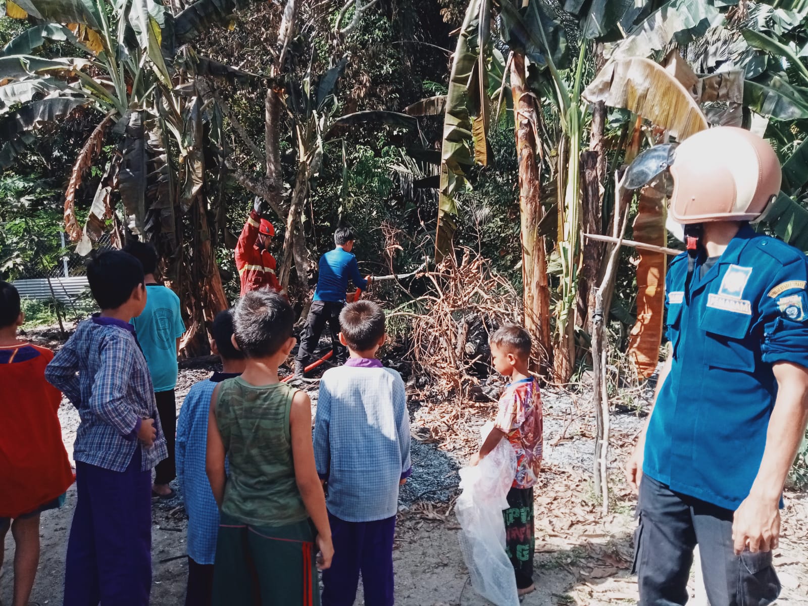 Bakar Sampah di Belakang Rumah, Lahan Kosong di Arung Dalam Terbakar