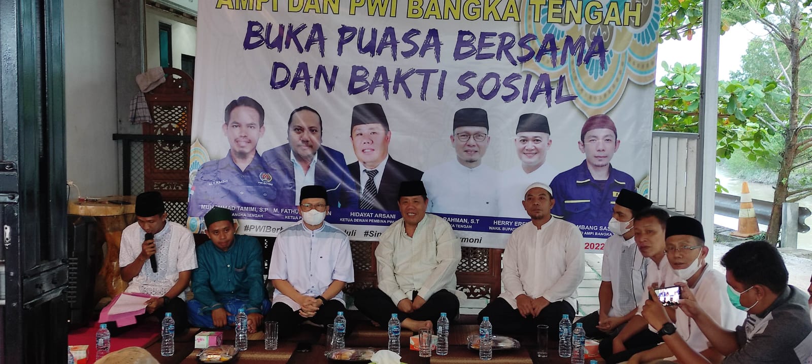 Buka Puasa Bersama, AMPI dan PWI Bangka Tengah Bagi-bagi Sembako