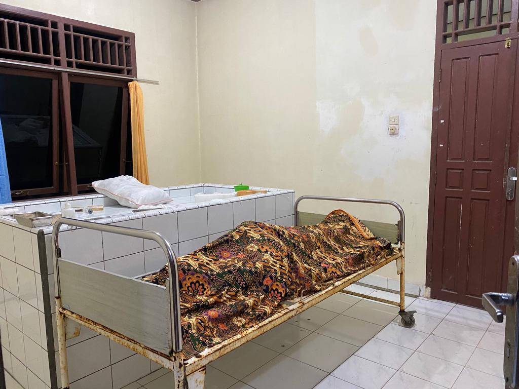 Pria Berambut Gondrong Ditemukan Tewas di Dalam Camp TI