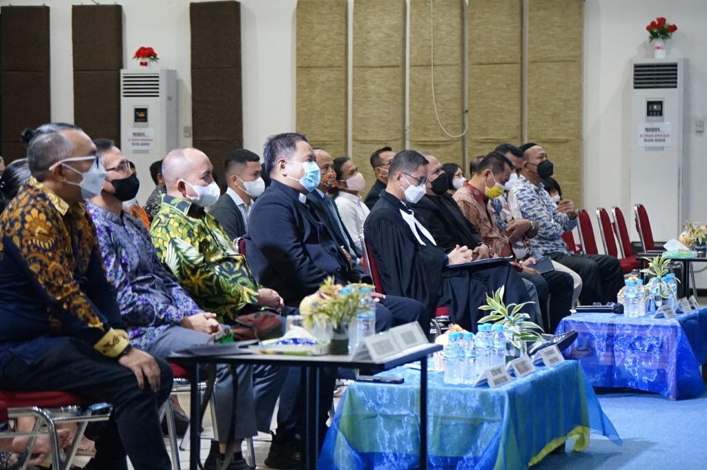 Hadiri Paskah di GBI Pulau Bangka, Molen Jamin Kenyamanan Beragam