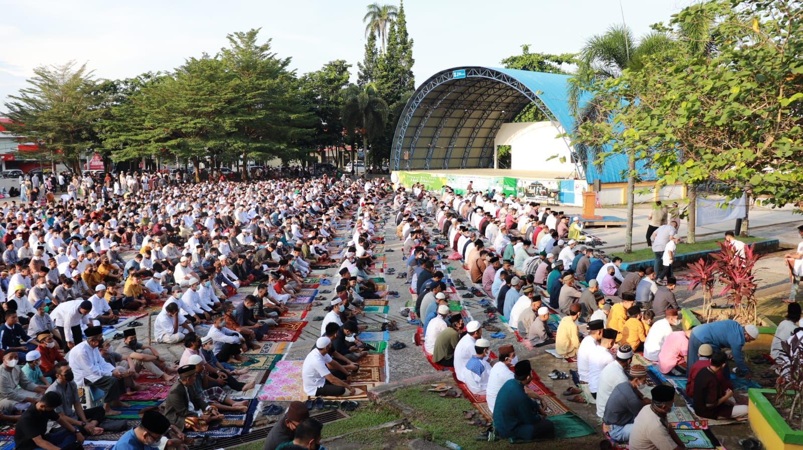 Dua Tahun Absen, Molen-Sopian Kembali Salat Ied di Alun-alun Taman Merdeka