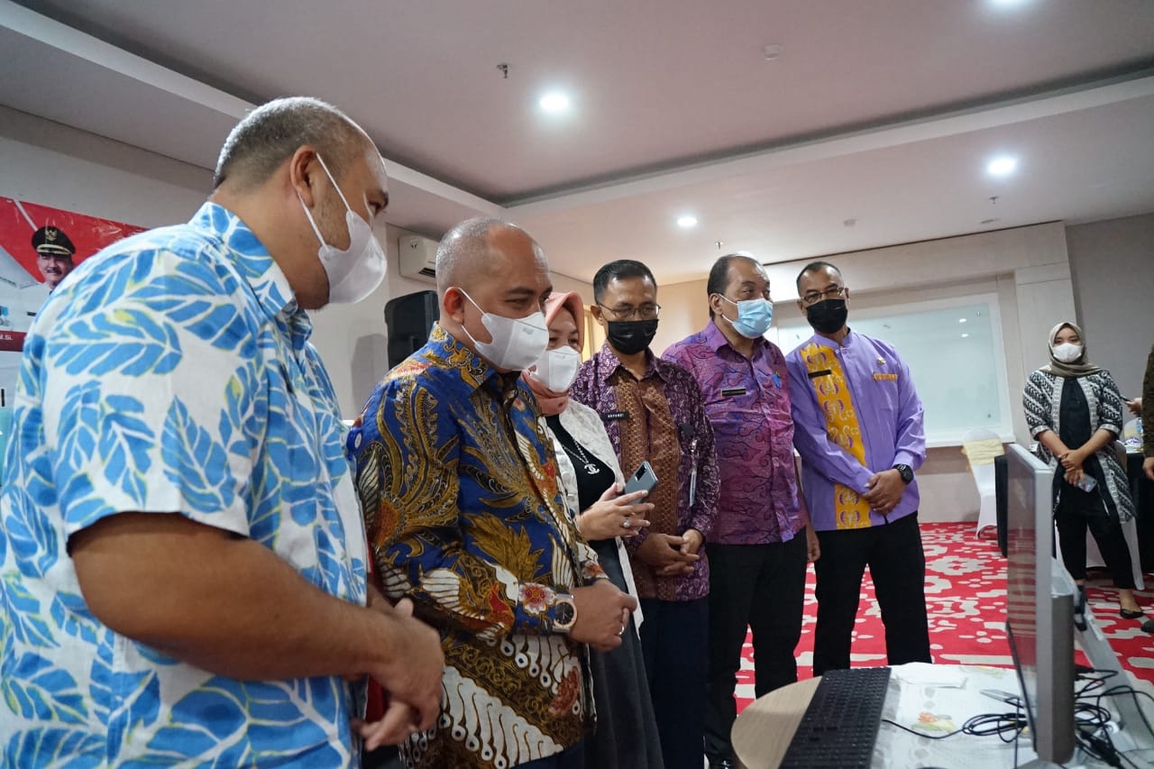 Molen Luncurkan ‘SELEBRITI’ dan ‘SIKOMPAK’