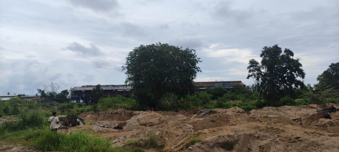 Alasan Perut, Ron Rela Melanggar Hukum