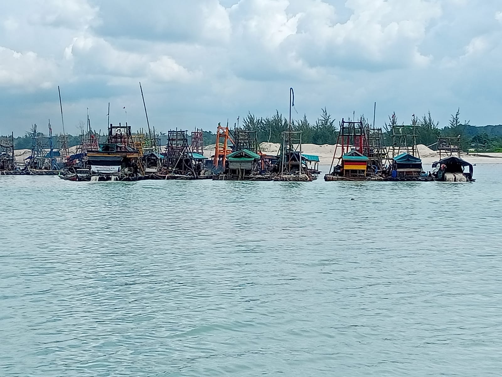 Penambang Perairan Matras : Kalau Mau Lihat Orang Nyanting, Ajak Wartawan Datang Sore Hari