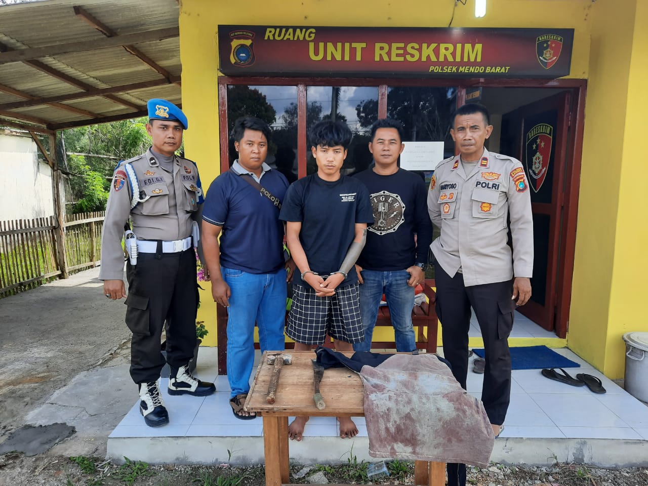 Motornya Rusak, Dede Bacok Teman Satu Kamp-nya