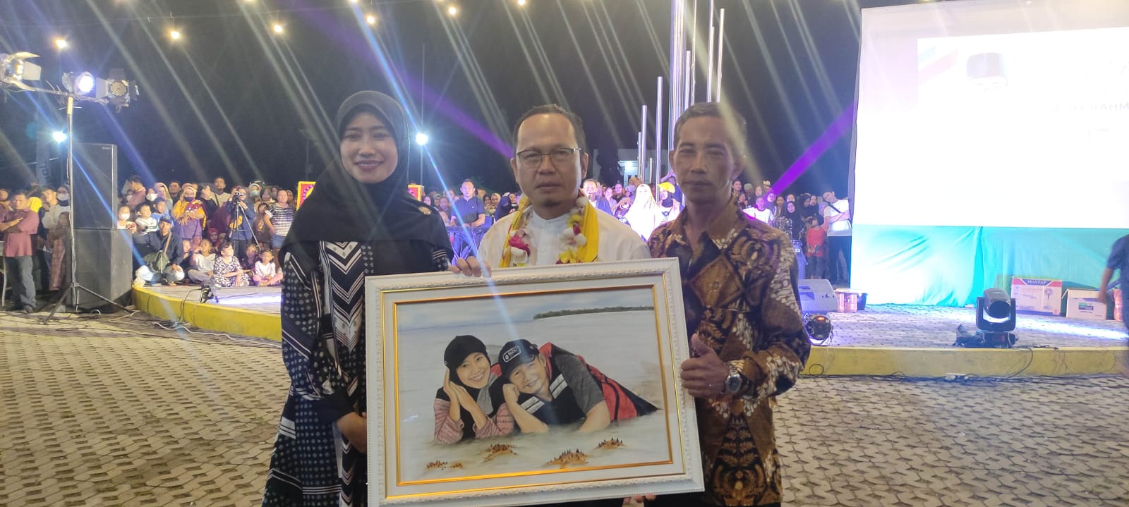 Ultah ke 47, Algafry Dapat Kejutan dari Seluruh Kalangan saat Acara Ngopi Bareng di Alun-alun Koba