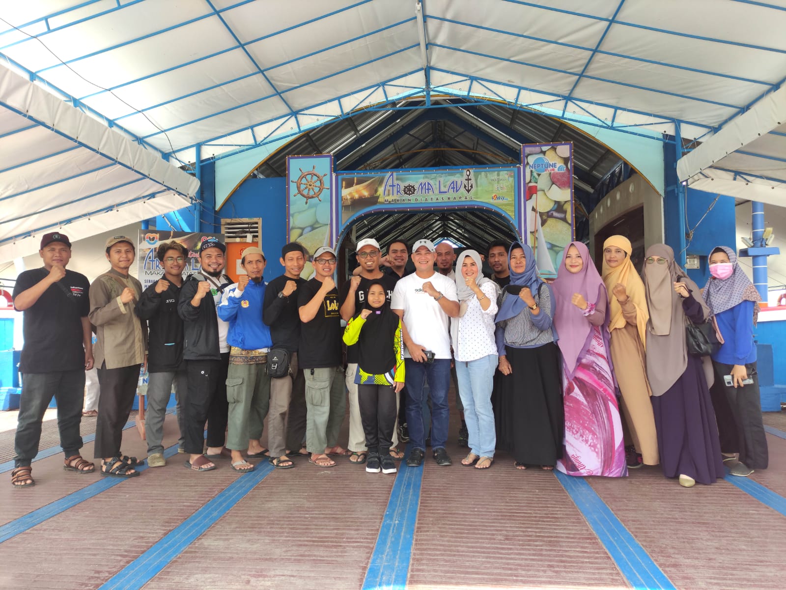 Erfian Ajak Atlet Panahan Bateng Makan di Pasir Padi