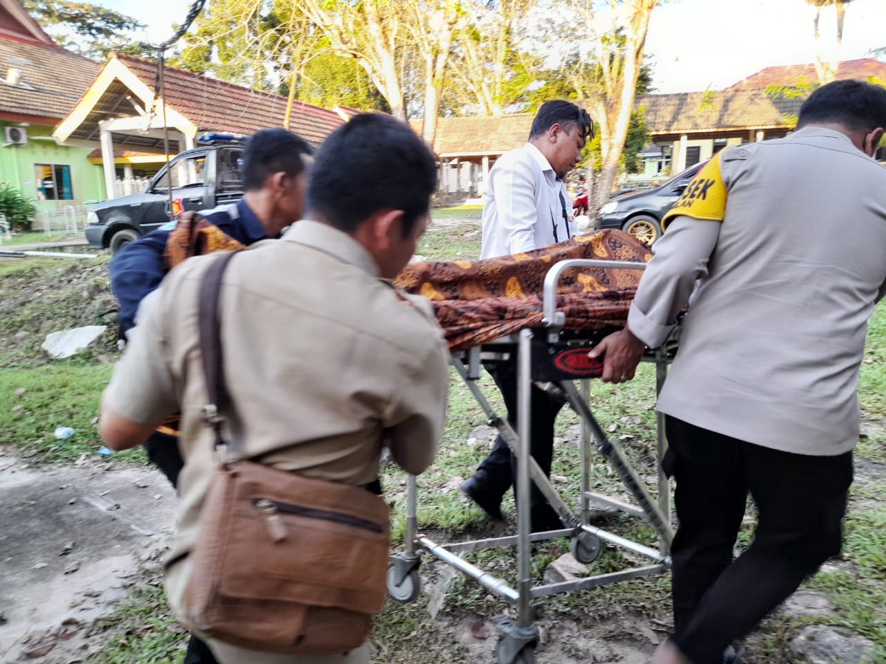 Geger, Ayah dan Anak Ditemukan Tak Bernyawa di Desa Munggu