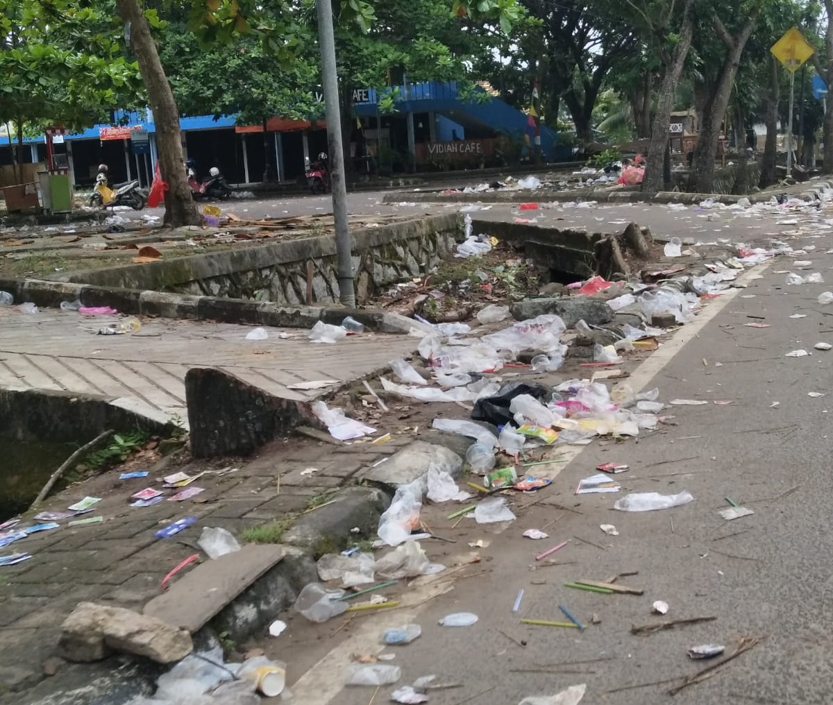 DLH Kumpulkan 21 Ton Sampah Selama Karnaval dan Baris Berbaris