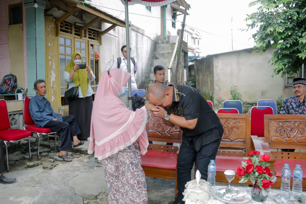 Molen Resmikan Rumah Layak Huni Untuk Asna