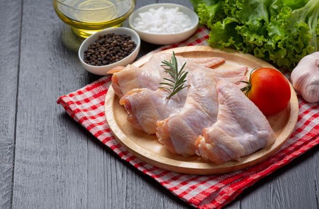 Rekomendasi 3 Cara Menyimpan Daging Ayam di Kulkas agar Awet Berbulan-bulan