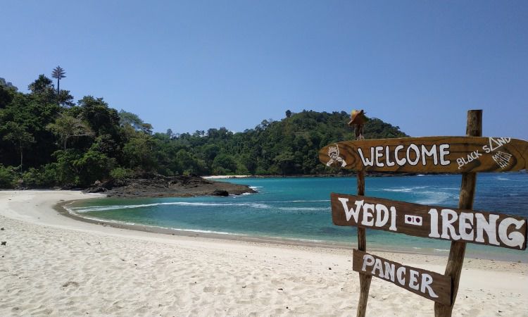 pantai wedi ireng