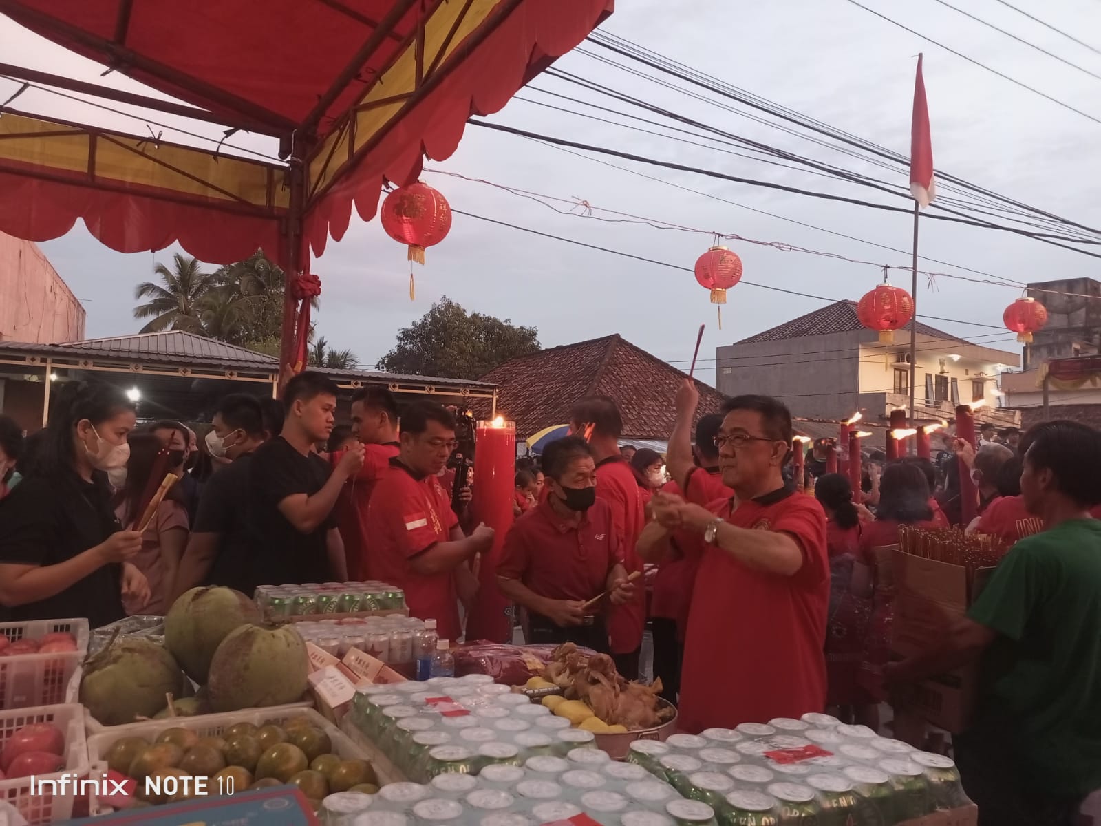 Umat Konghucu Sembahyang Bulan, PT Timah Berikan Sesuatu