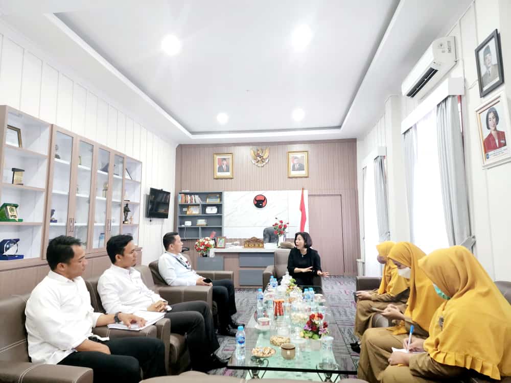 Tak Terima Pelaku Asusila Tak Ditahan, Me Hoa Pertemukan Keluarga Korban Dengan Instansi Terkait