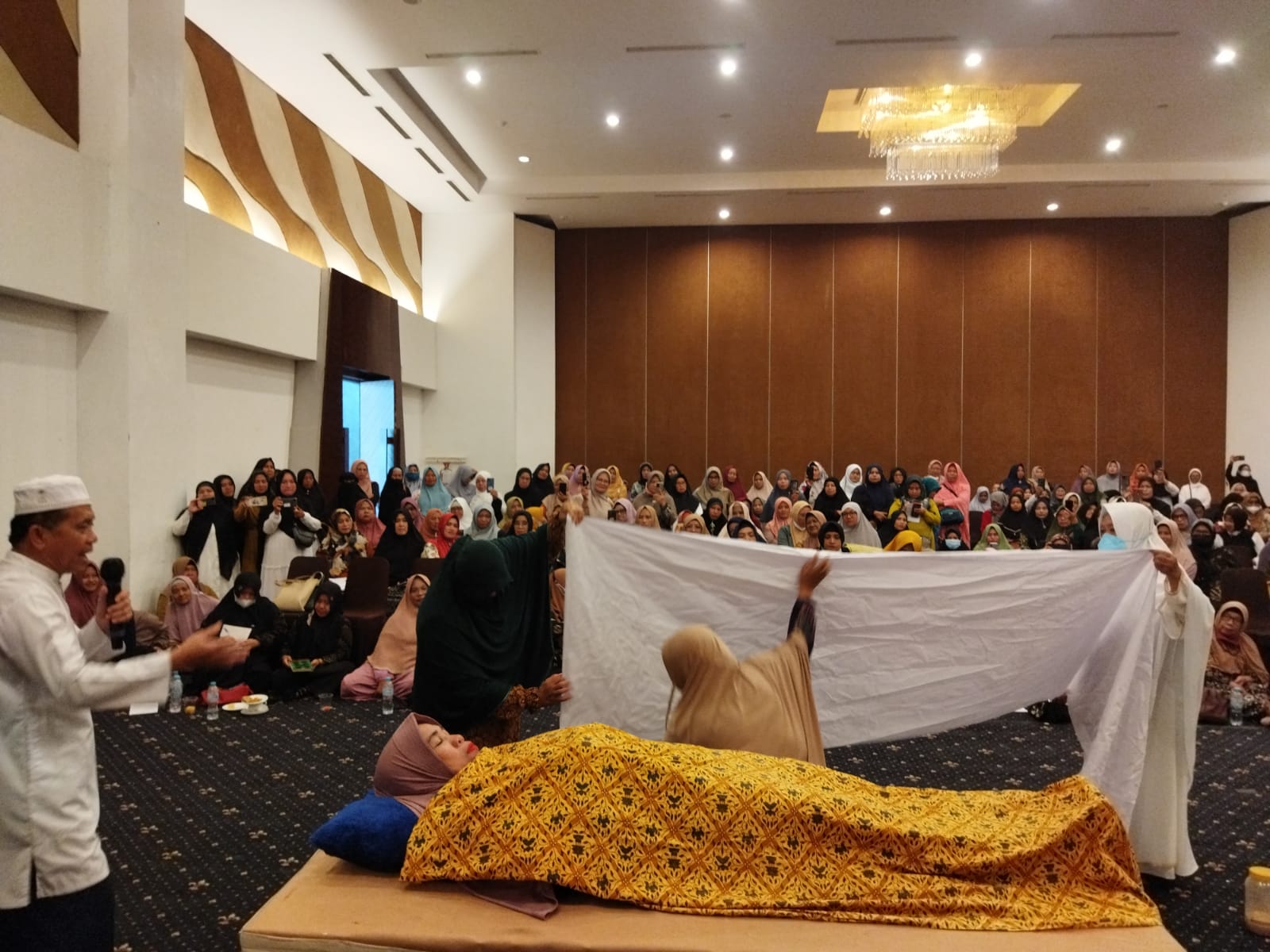 120 Ibu-Ibu Ikuti Bimtek Pengurusan Jenazah, Eva: Nanti yang Muda Juga Ikut