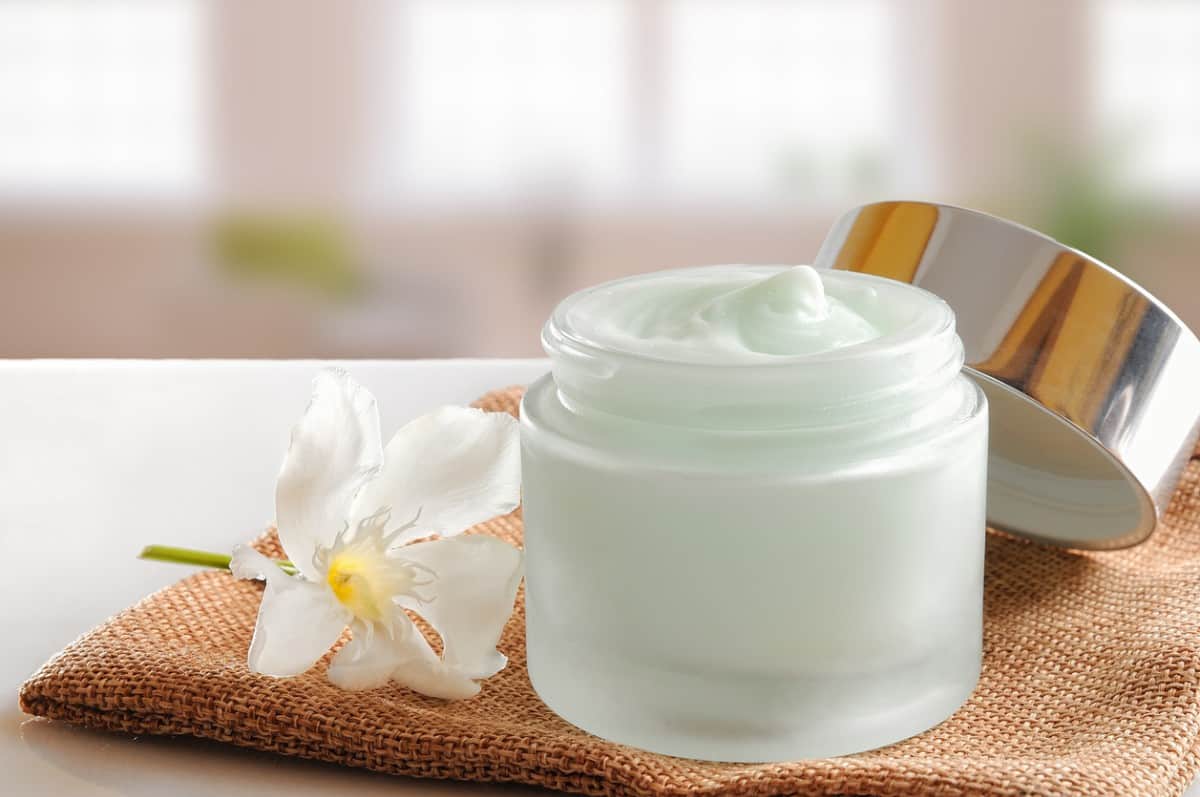 Rekomendasi 3 Krim Pemutih Wajah Terbaik dan Terbaru 2022