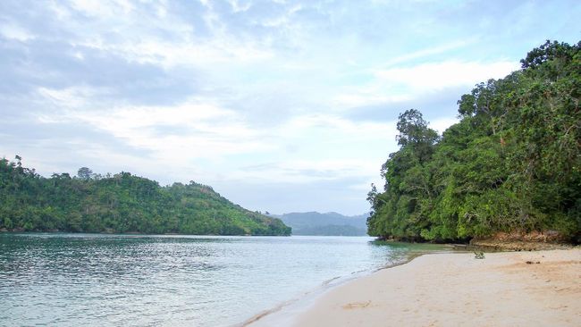 Keindahan Pulau Sempu, Surga Bahari Tersembunyi dan Terlarang di Malang