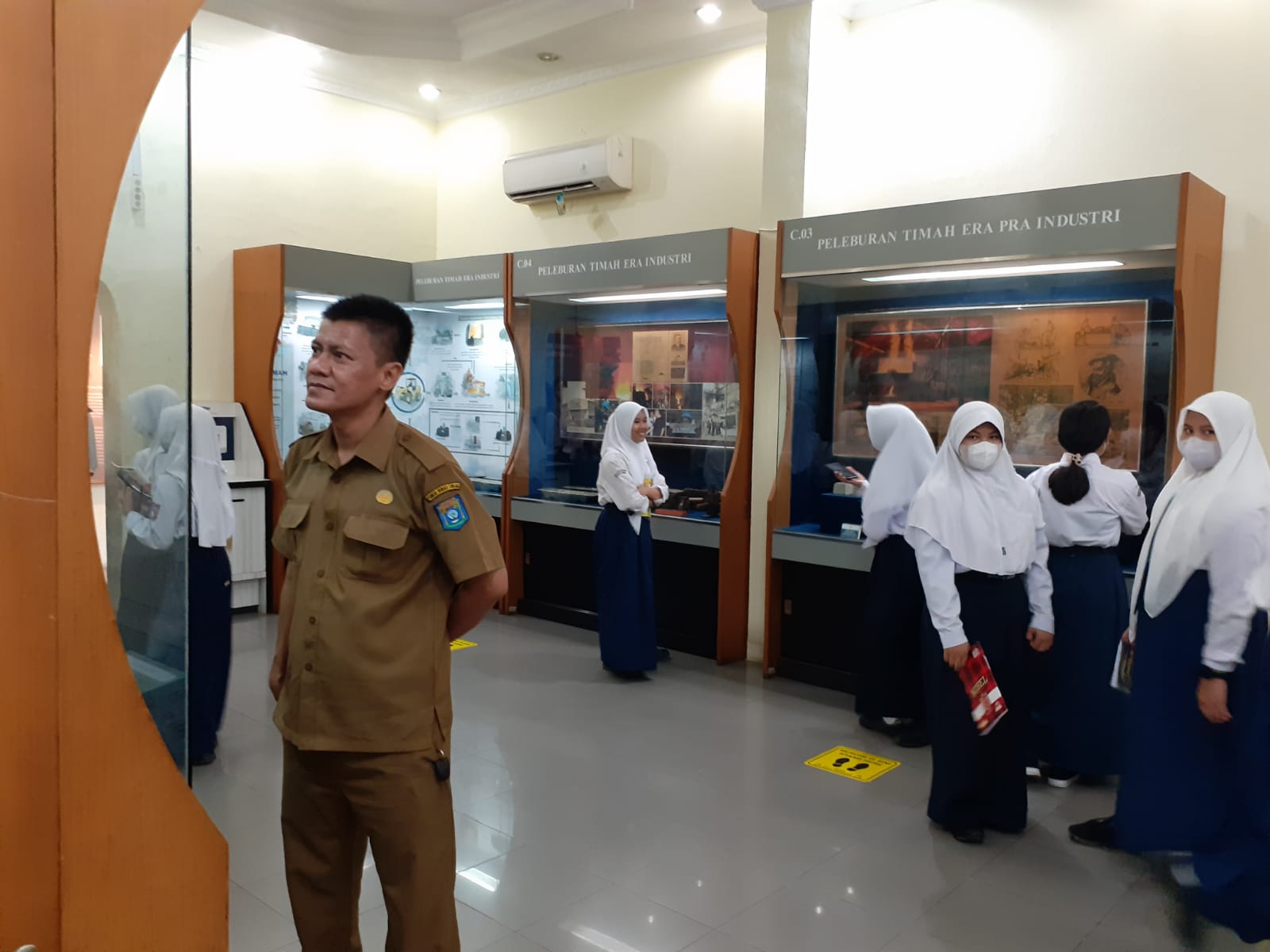 Kunjungi MTI, Siswa SMPN 1 Pangkalanbaru Belajar Sejarah Timah