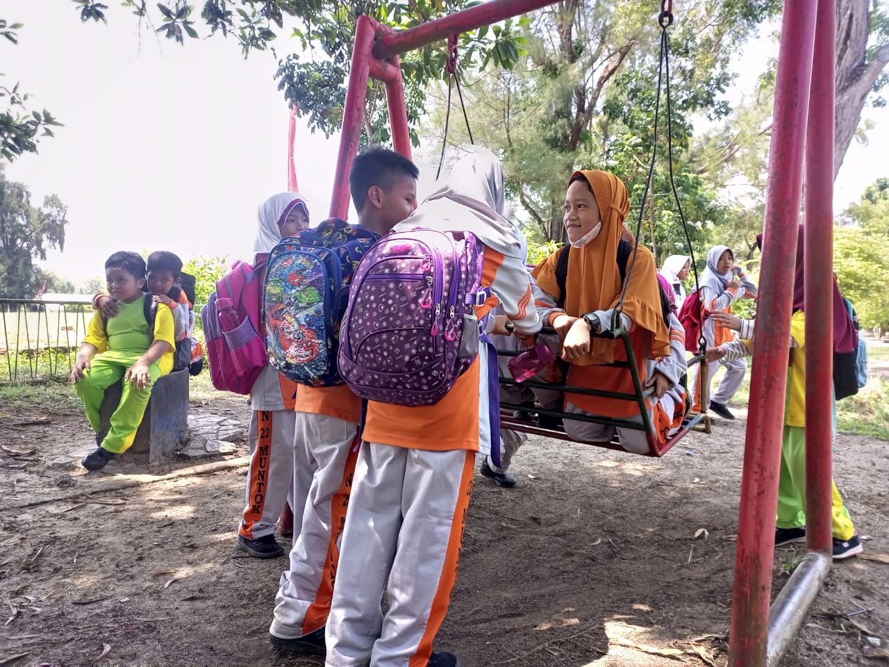 Taman Permai Metalurgi PT Timah,  Ruang Terbuka Hijau Nyaman untuk Rekreasi