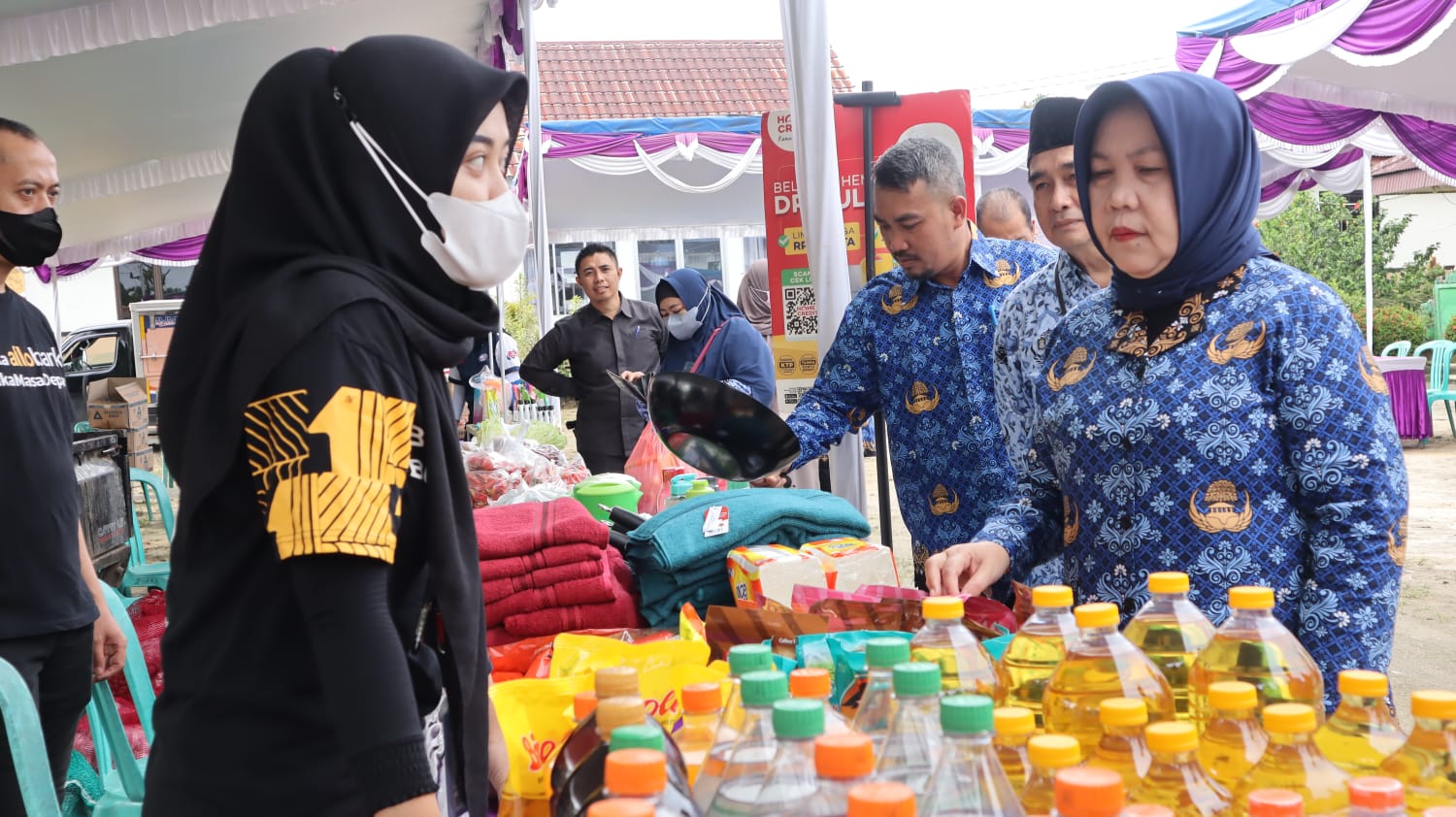 Kantor Camat Rangkui Berubah Jadi Pasar