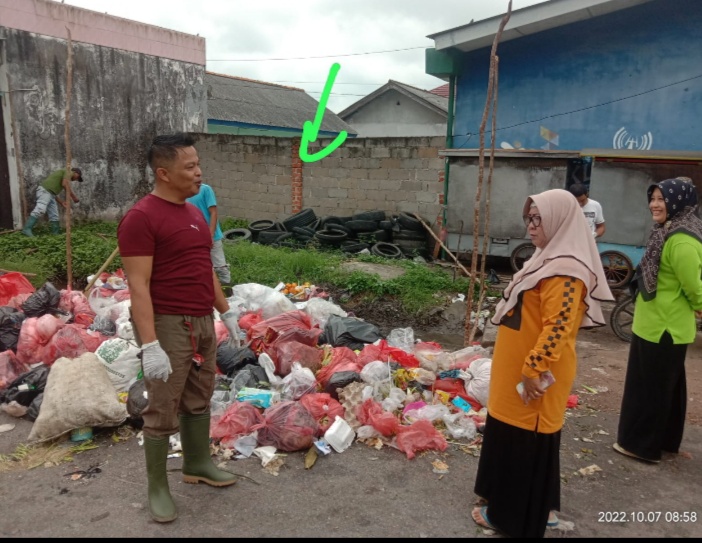Bau Sampah Menyengat Proses Belajar Terganggu, Lurah Kuday : Lokasinya Akan Kita Bangun Tempat UMKM