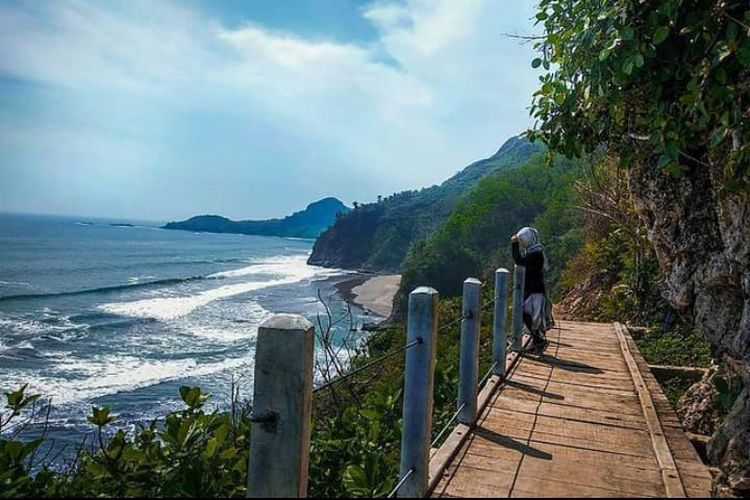 Pantai Surumanis Kebumen, Solusi Wisata Pantai Dijamin Affordable