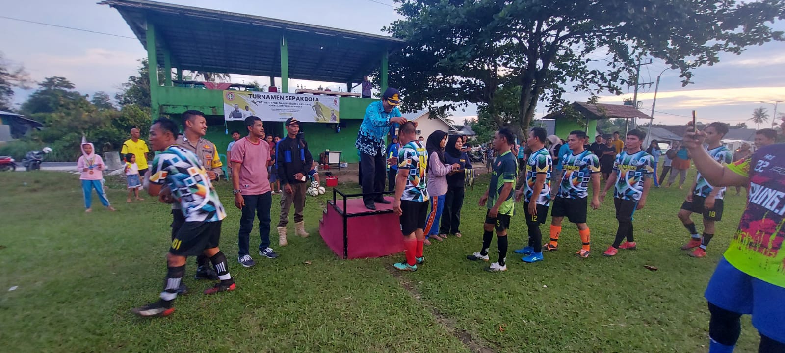 Peringati Hari Guru Nasional, PC PGRI Sungaiselan Gelar Turnamen Sepakbola