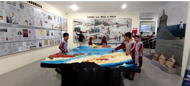 Belajar Tentang Sejarah Pertambangan Timah, SD 01 Riau Silip Kunjungi MTI