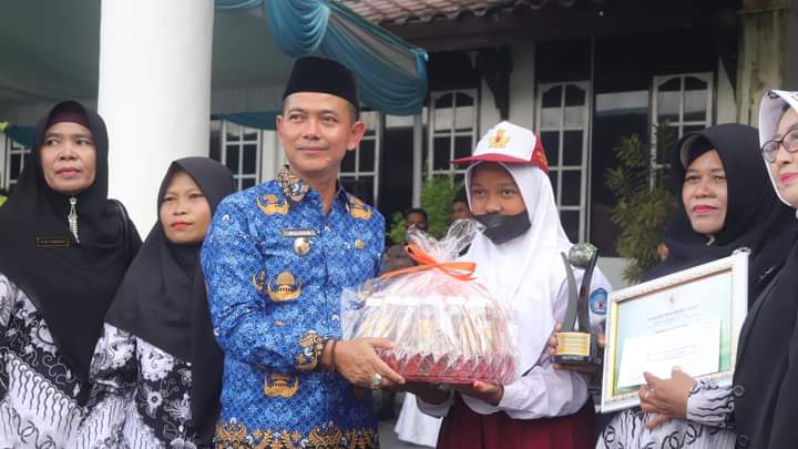 Mulkan Kagum Produksi Teh Kulit Nanas SDN 7 Sungailiat