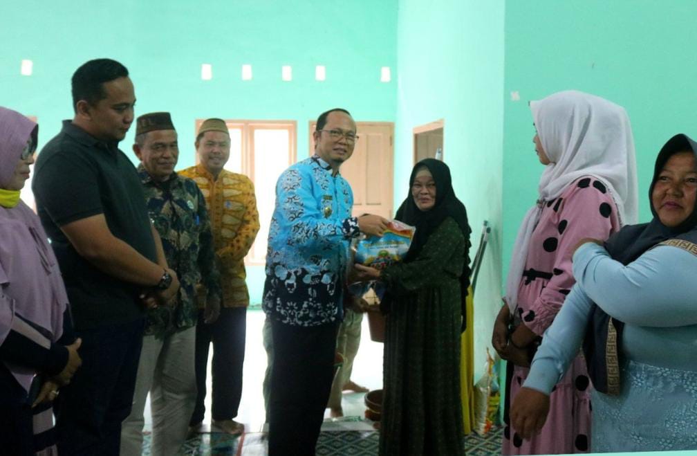 Puluhan Warga Namang Akan Terima Uang Rp 20 Juta