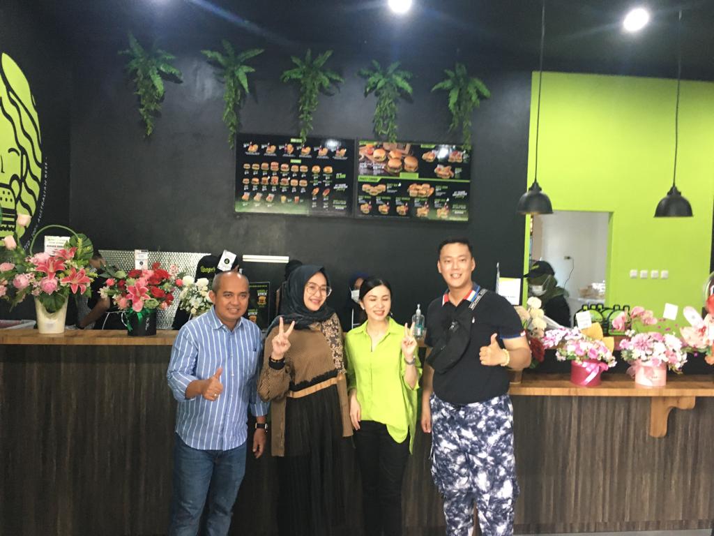 Buruan Coba, Kini Burger Bangor Buka di Pangkalpinang